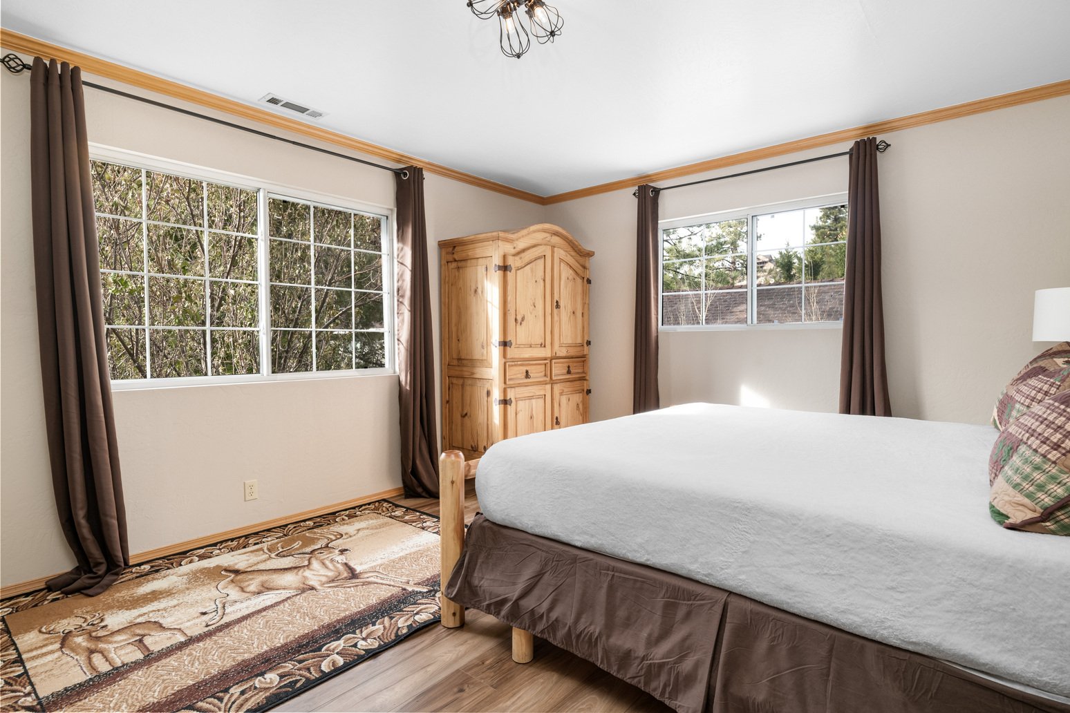 Luxury-Log-Cabin-Arak-Hospitality-43daaf5d-34c9-4993-9520-616632c3ceeb